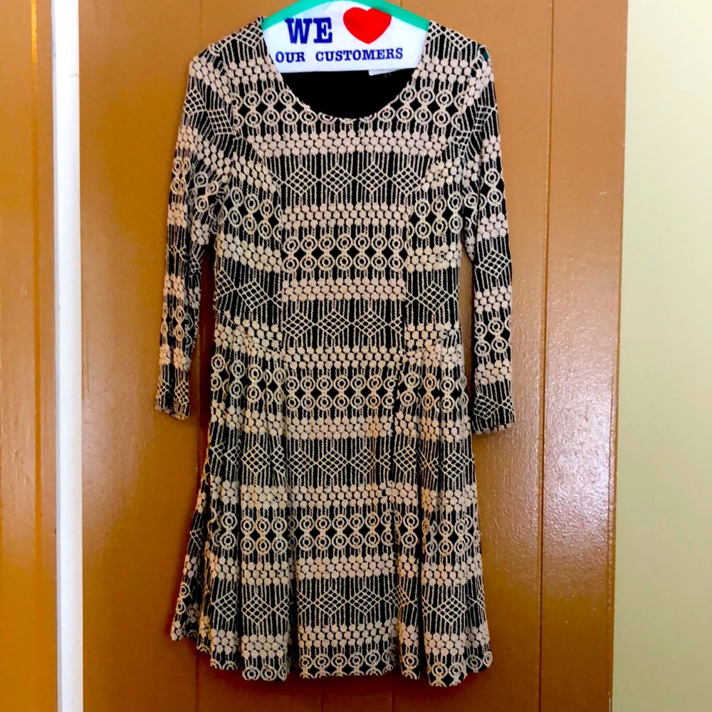 You’re all set in this cute dry cleaned ready dress.